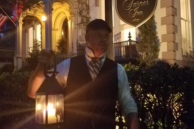 Savannah History and Haunts Candlelit Ghost Walking Tour - The difference between a history walk and a scare show