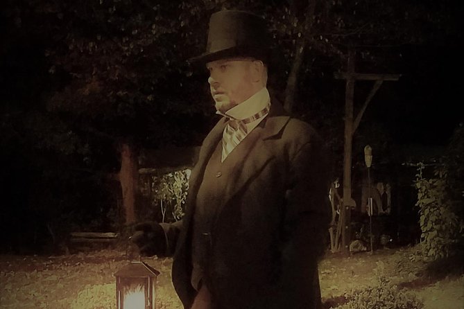 Savannah History and Haunts Candlelit Ghost Walking Tour - Who will enjoy this candlelit walk
