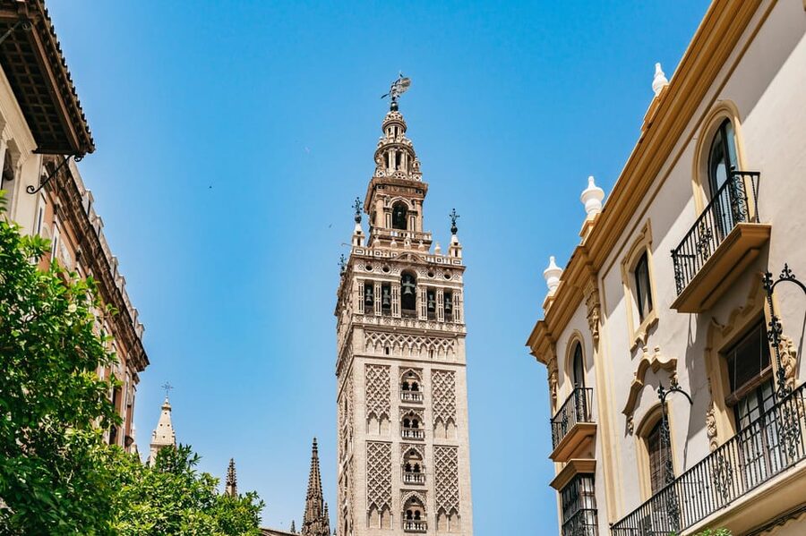 Seville: Tapas, Taverns and History Guided Walking Tour - Who will get the most from this evening?