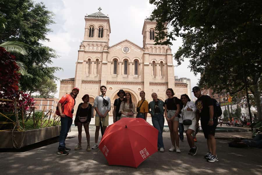 Shared Medellín Downtown Tour with Wireless Audio - Key points at a glance
