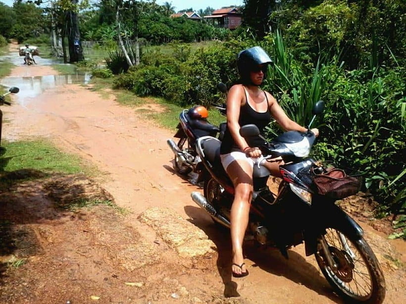 Siem Reap: 3-Hour Ancient Trails Motorbike Tour - Following Dirt Tracks Through Rural Cambodia