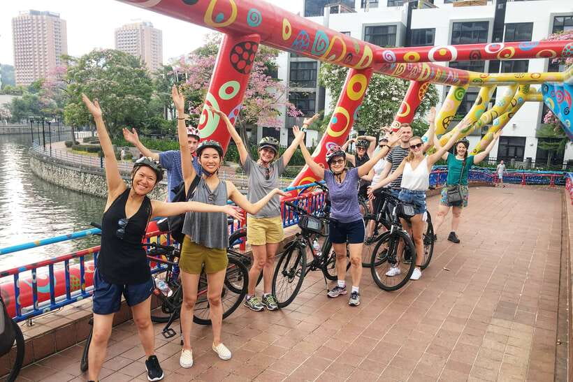 Singapore: Historical Half-Day Bike Tour - Raffles, Chinatown, and the city’s layered identity