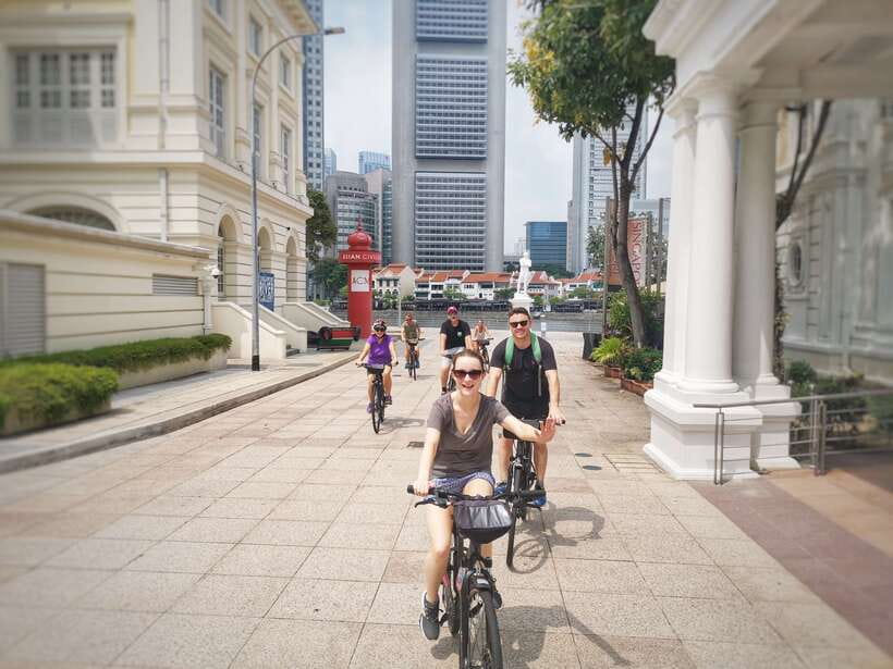 Singapore: Historical Half-Day Bike Tour - Heat, traffic, and the actual cycling effort