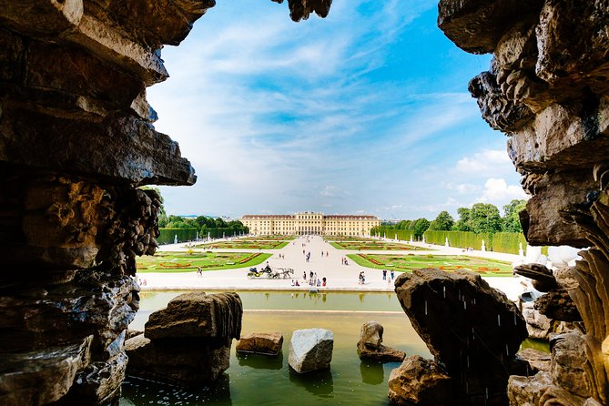 Skip-the-Line Schonbrunn Palace Guided Tour and Vienna Historical City Tour - My practical verdict on the guides and atmosphere