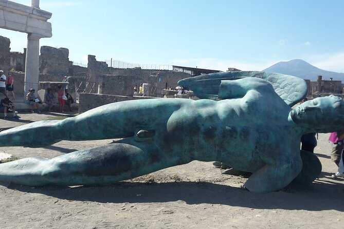 Small-Group Rome to Pompeii & Amalfi: Day of History & Sea - The Cassino stop gives you a useful reset