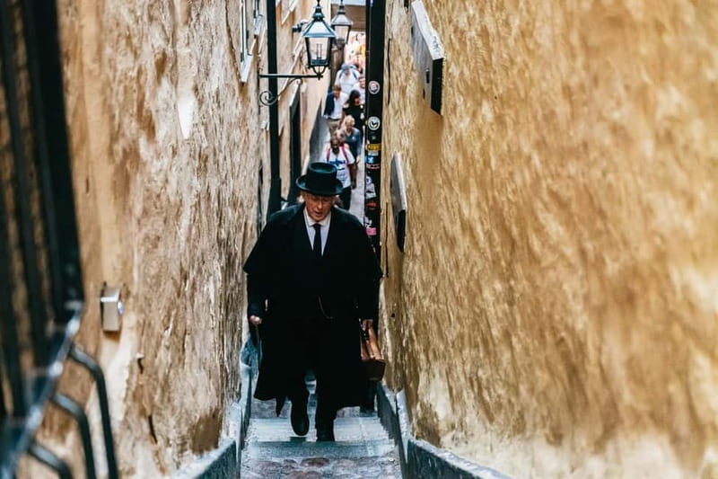 Stockholm: Ghost Walk and Historical Tour - The crypt and the tour’s most theatrical moments
