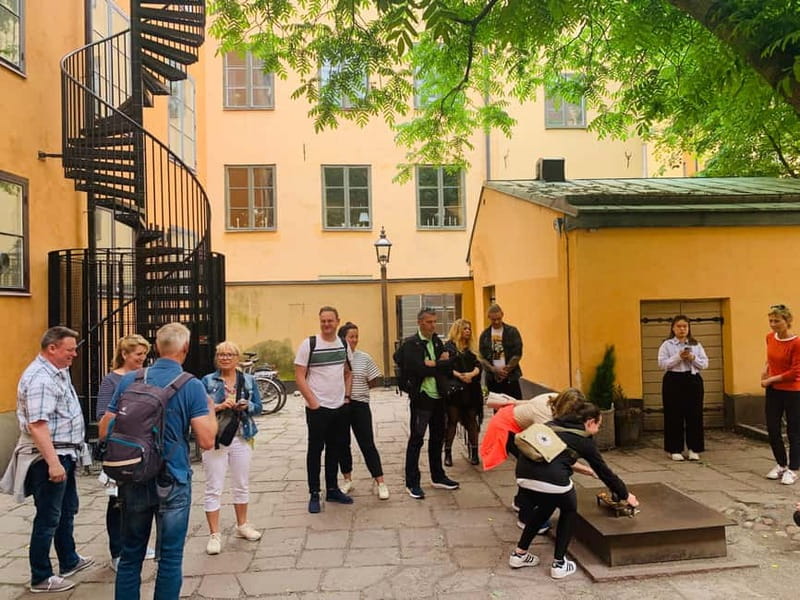 Stockholm: Guided Historic Old Town Walking Tour with Local - Meeting Birger Jarl on Riddarholmen