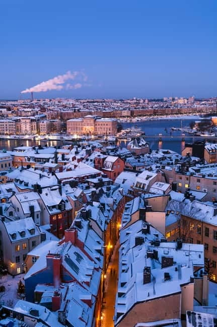 Stockholm: Old Town Historical Walking Tour, small group - Marketplaces, money, and an old restaurant