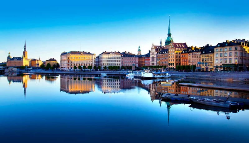 Stockholm: Old Town Historical Walking Tour, small group - Colorful façades, narrow lanes, and the main square