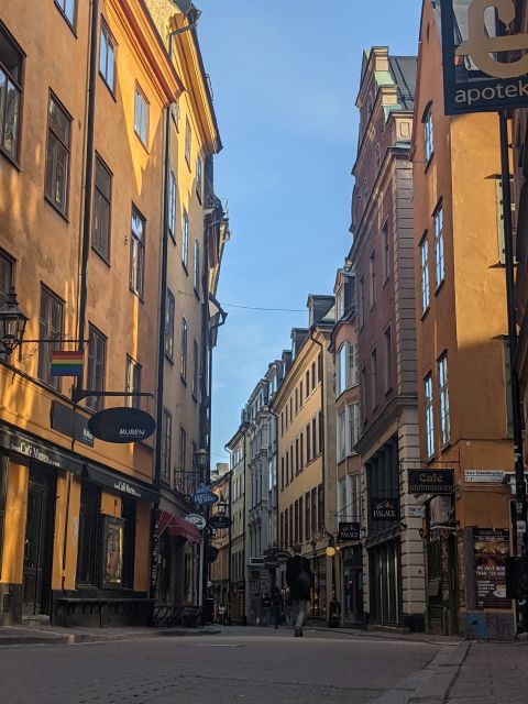 Stockholm Old Town Walking Tour: History & local Insights - Riddarholmen and the view toward City Hall