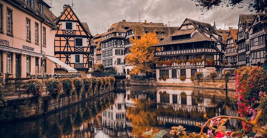 Strasbourg: Guided Historical Neighborhoods Walking Tour - Starting at Place de la République