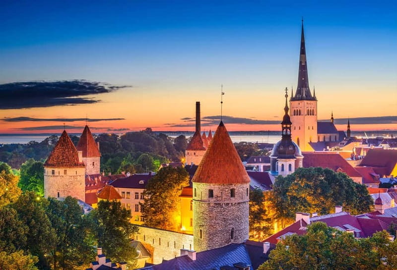Tallinn: Guided Old Town Historical Walking Tour - A smart first look at Tallinn’s Old Town