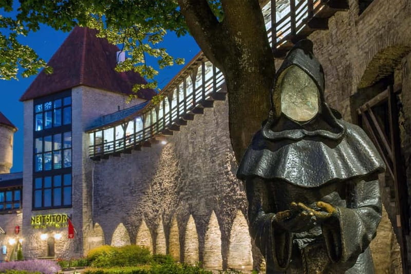 Tallinn: Guided Old Town Historical Walking Tour - Town Hall Square and the merchant city