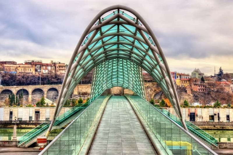 Tbilisi: Guided Walking Tour of Historic City - Metekhi Church and King Gorgasali above the river