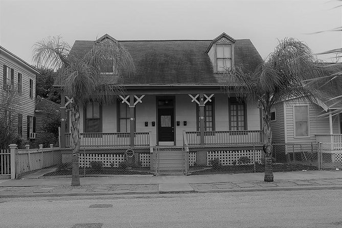 The Historic Galveston Ghost Tour - Virginia Point Inn ends with a classic ghost story