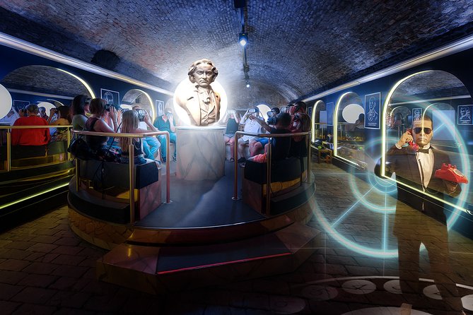 Time Travel-Magic Vienna History Tour Ticket - The virtual fiaker ride back to modern Vienna