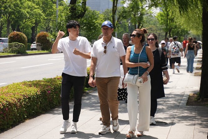 Tokyo: Imperial Palace and Shogun Historical Walking Tour - From samurai power to the Imperial family