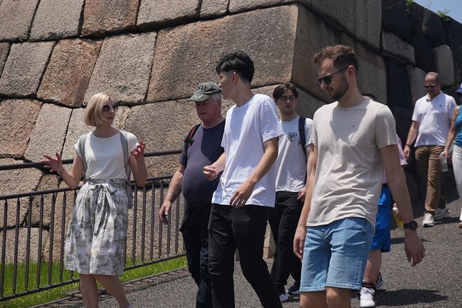 Tokyo: Imperial Palace and Shogun Historical Walking Tour - What guide quality means here