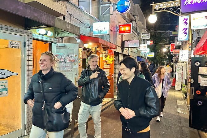 Tokyo: Shinjuku Historical Walking Tour & Secret Backstreets - Kabukicho after sunset