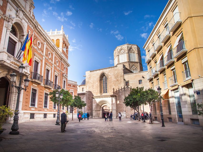 Valencia: Essentials and World Heritages Sites Walking Tour - The Central Market Area and Everyday Valencia