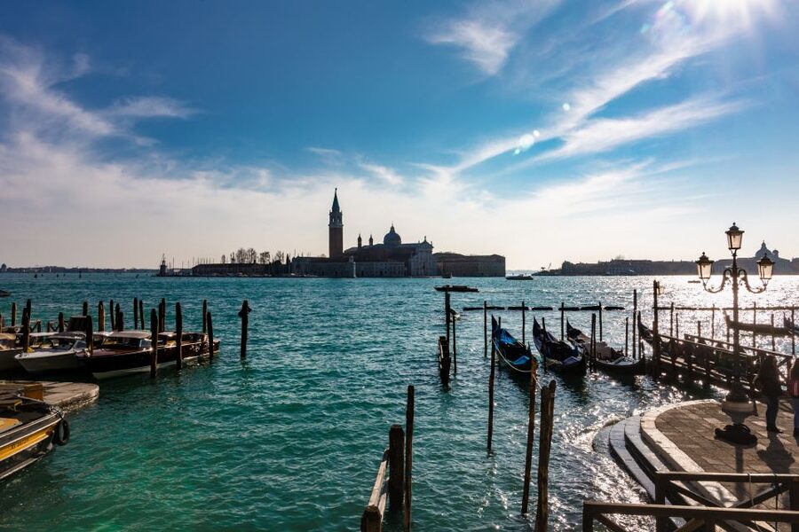 Venice: City Center Historical Guided Walking Tour - The VR gallery’s look at old Venice