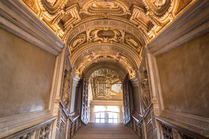Venice's Best: Basilica, Doge's Palace, Gondola & History Gallery - What the small group and audio system change