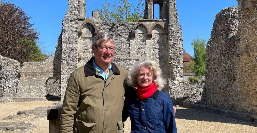Winchester: Historic Castles and Cathedrals Walking Tour - Winchester College and College Street