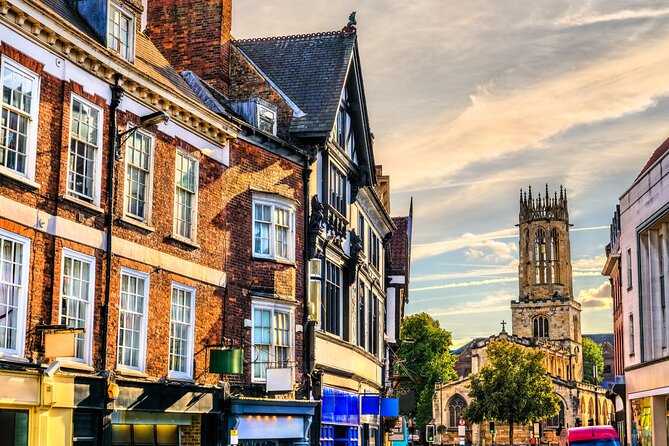 York Witches and History Walking Tour - Kings Square and the magical tree